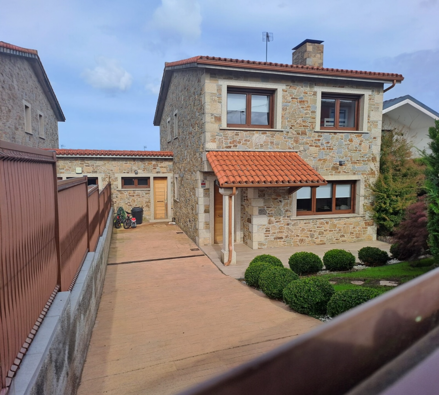 CHALET - VENTA - OLEIROS - AA/718M - 525