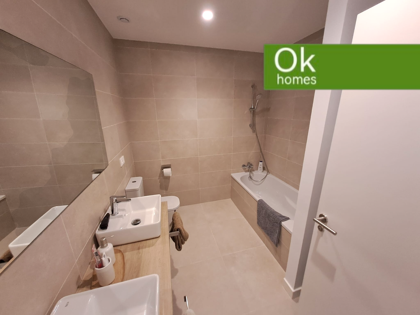 CHALET ADOSADO - VENTA - OLEIROS - AA/318M - 570