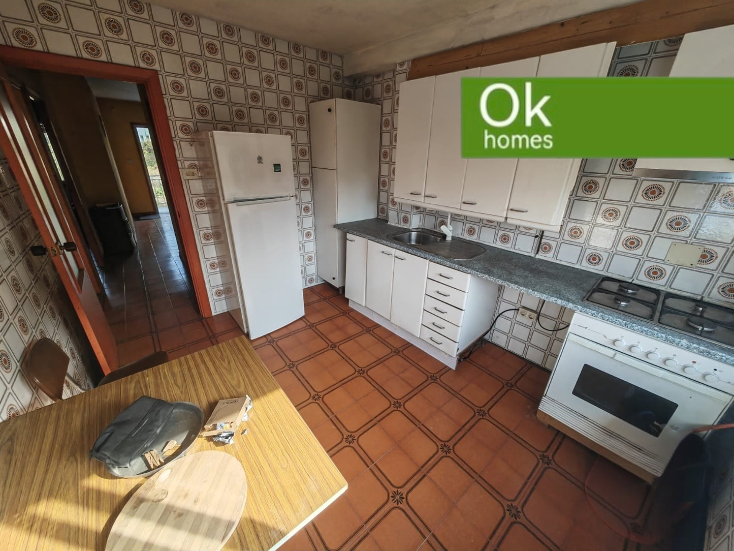 CASA V. - CORUÑA - ALCAMPO - AA/610 - 235