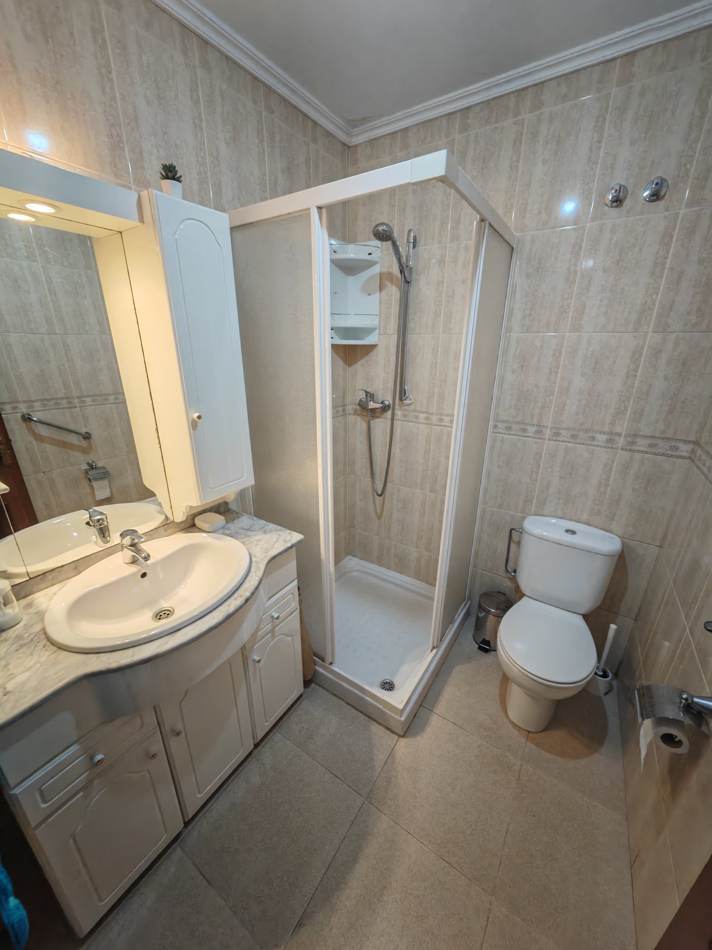 CASA ALQ. - TEIXEIRO - AA/083 - 750