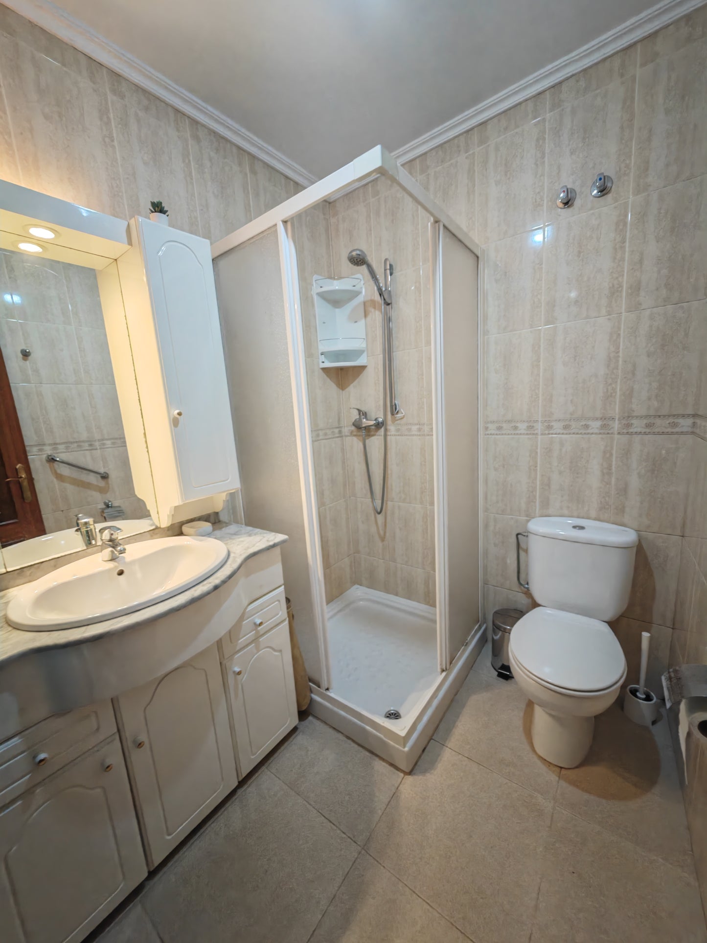 CASA ALQ. - TEIXEIRO - AA/083 - 750